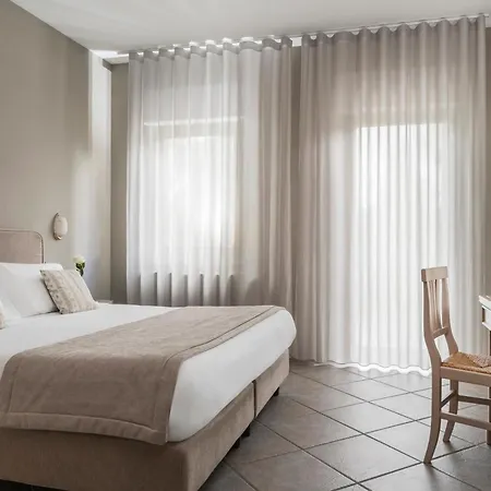 多恩路易斯酒店