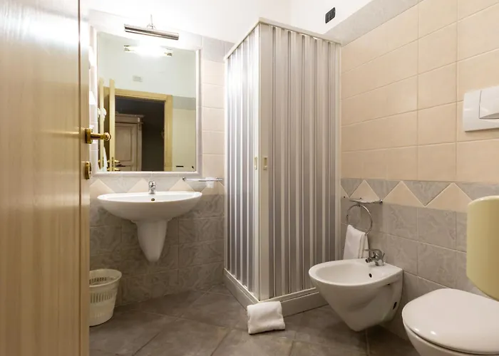 多恩路易斯酒店 3*